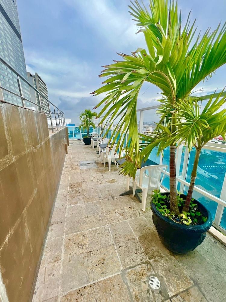 Hotel Cartagena Premium Экстерьер фото